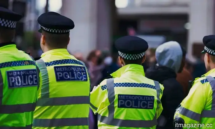 Debate-inducing AI software is currently assisting in identifying corrupt and inactive officers.