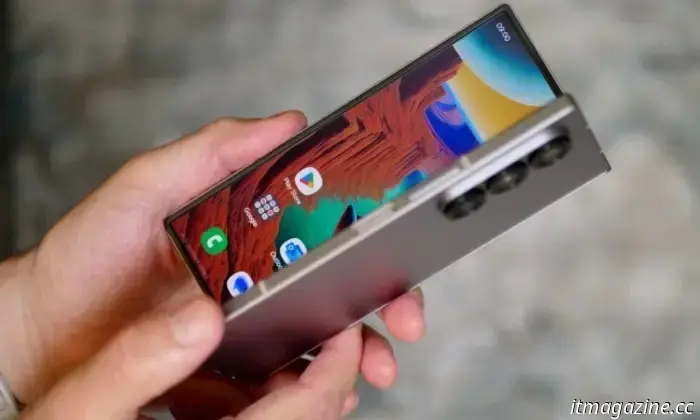 ” Uno dei migliori telefoni pieghevoli", il Razr Plus, ha appena ricevuto uno sconto di $200