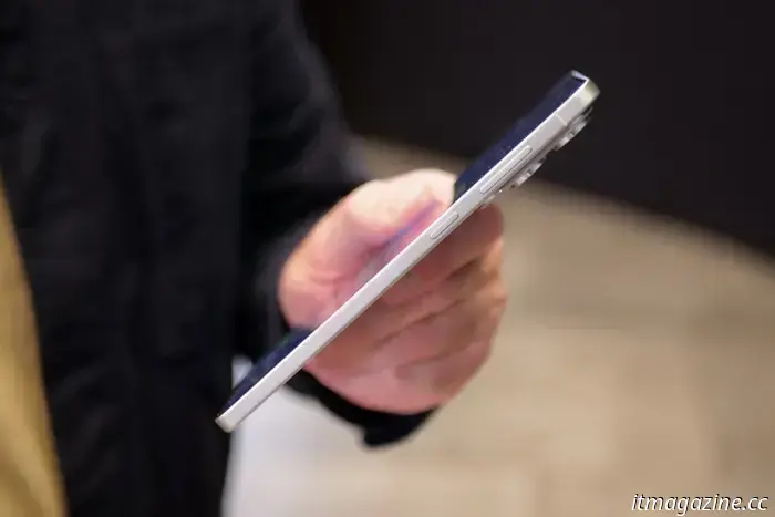 Я держал в руках Galaxy S25 Edge, и я совершенно сражен
