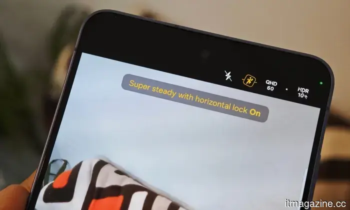 Desprecié el Galaxy S26 en mi reseña, pero sigue siendo molesto de lo fácil que es gustar.