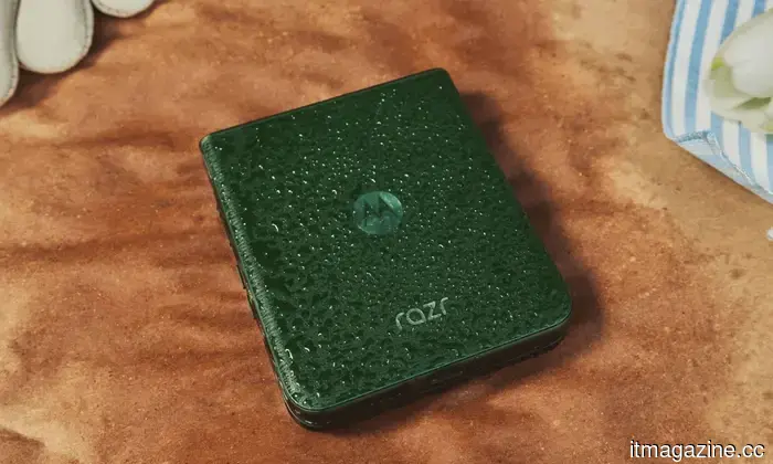 Motorola renueva la línea Razr con nuevos teléfonos plegables a partir de $799.