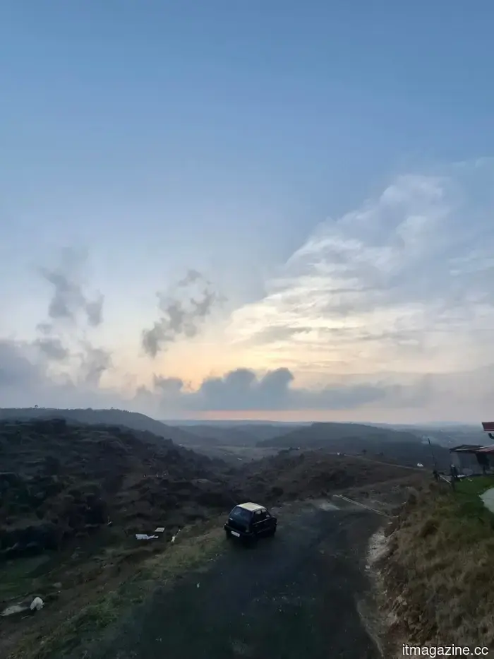 Samsung Galaxy S26 Review: This small flagship seems to be playing it too safe.