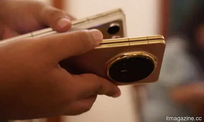 Non mi interessa quanto sia sottile il Galaxy Z Fold 8, e questi due pieghevoli mostrano esattamente perché.