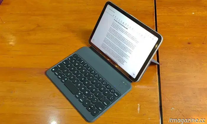 Я попробовал использовать крошечную клавиатуру iPad mini. Это был потрясающий опыт.