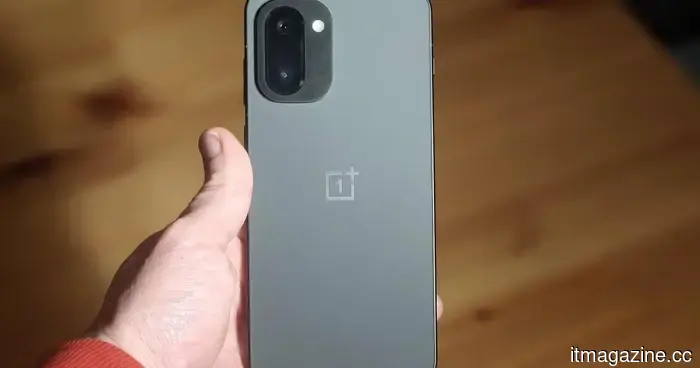 OnePlus 15R review: it may not be eye-catching, but it excels in one important aspect more than any other phone I've evaluated.