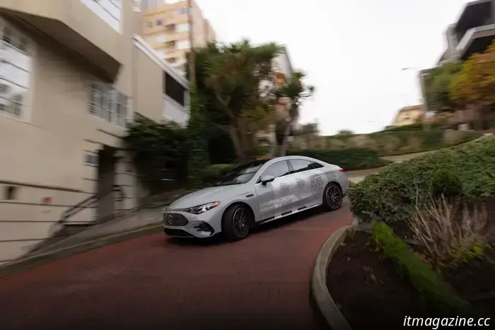 Questo è ciò che mi ha colpito di più della nuova tecnologia di assistenza alla guida della Mercedes.