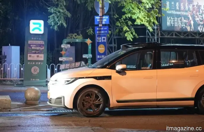 Глюк роботакси Apollo Go в китайском Ухане вызывает серьезные пробки и вызывает опасения по поводу безопасности