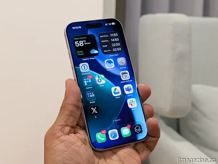 Apple podría devolver las pantallas curvas a la moda con el iPhone del vigésimo aniversario.