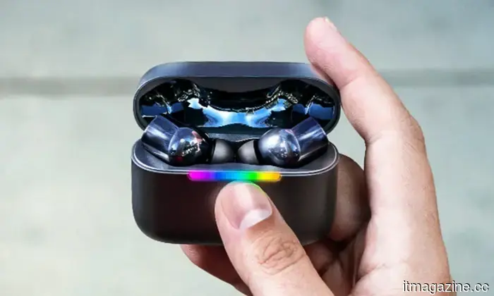 Razer's latest Hammerhead V3 HyperSpeed earbuds eliminate the frustrations of sluggish Bluetooth connectivity.