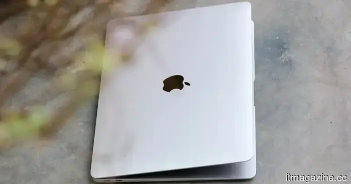 La mania dell'IA sta gonfiando i prezzi dei MacBook usati, ed è un segno di ciò che sta per arrivare.