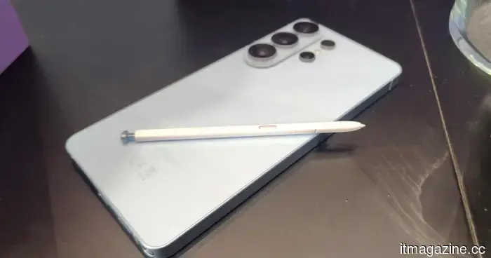 Samsung's upcoming Ultra smartphone may feature a large and adjustable main camera to surpass the iPhone 18 Pro.