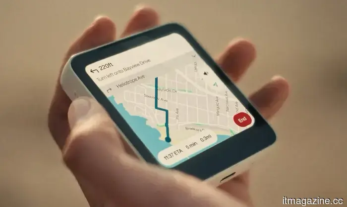 Meadow is a square-shaped phone that eliminates distracting apps, and I really want to get one.