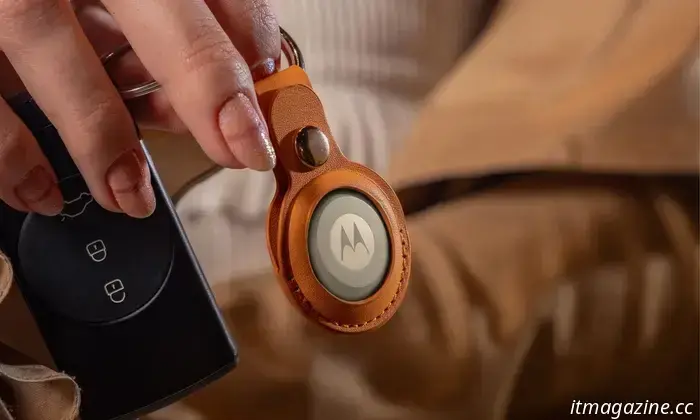 Moto Tag 2 va oltre il tracciamento degli oggetti e dura molto più a lungo degli AirTags