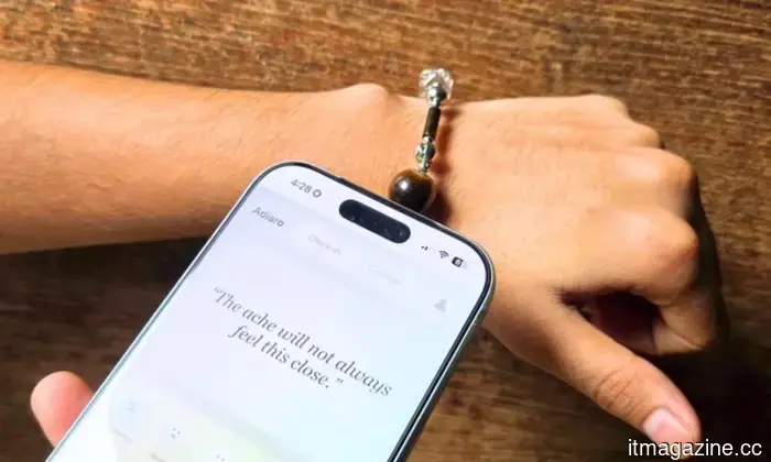 Apple случайно раскрыла свои AirPods с камерой.