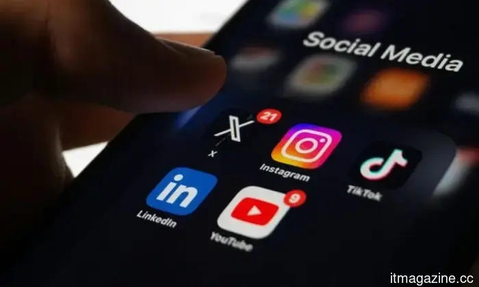 If you believe that managing a celebrity fan page on social media is easy, reconsider that notion.