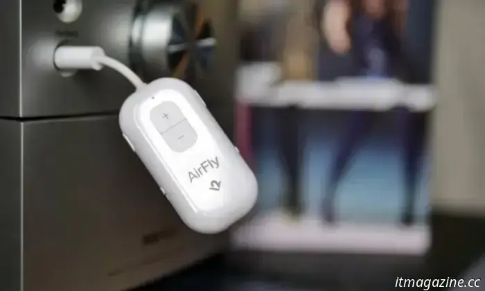 The new Canon EOS R50 V might be the top vlogger camera of the year.