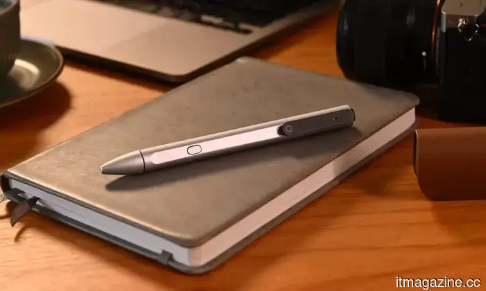 This seemingly average pen is capable of recording meetings and producing AI-generated transcripts.