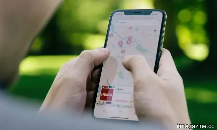 Apple has finally adopted a similar advertising approach in its Maps service as Google Maps.