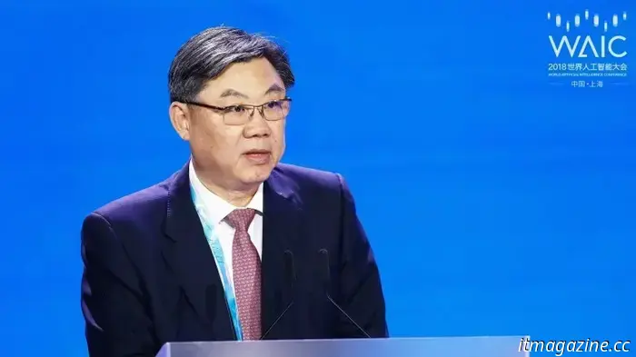 Huawei presenta su primer vehículo eléctrico junto con la mayor automotriz de China, SAIC