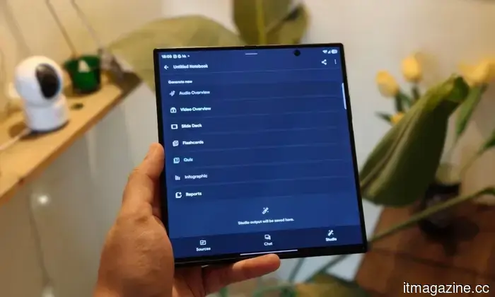 After spending a week using Gemini Notebook on my Galaxy Z Fold 8 Ultra, I can't envision using it on a flat phone.