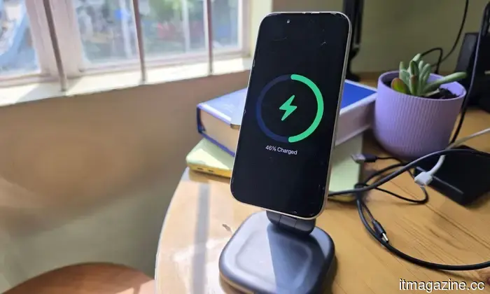 Satechi 3-in-1 Foldable Wireless Charging Stand Qi2 Review: Quick, compact, and my new go-to device