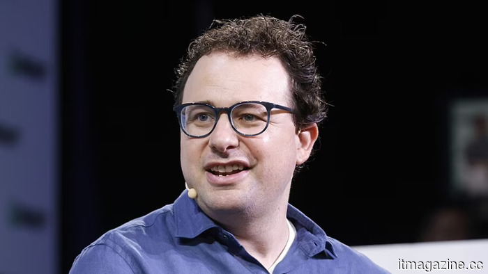 Dario Amodei from Anthropic stated that the company has never advocated for a ban on open-weight AI models.