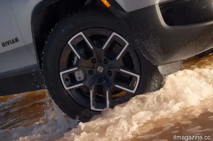 Rivian updates its 2027 R1 series with new trim options and a significant enhancement in seating.