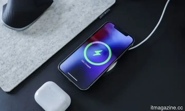 Motorola's upcoming Edge phone might offer a more affordable alternative to Android's MagSafe than what Google has provided.