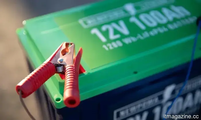 Nueva tecnología de baterías podría hacer que las baterías solares para el hogar sean más seguras y duren décadas.