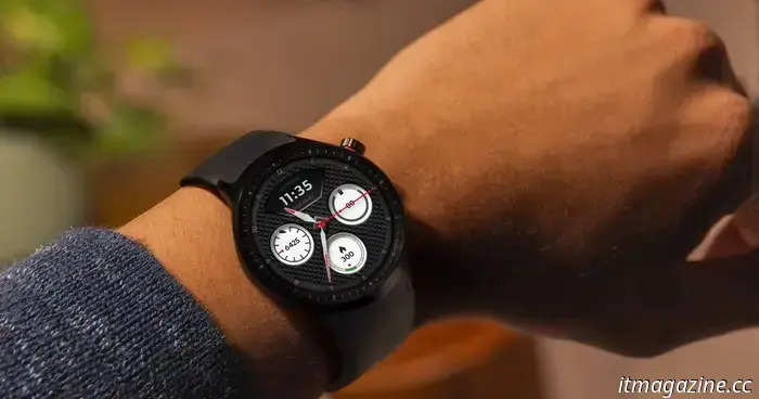 Moto Watch puede durar casi dos semanas y ofrece las ventajas de fitness de la gama profesional de Polar.