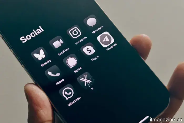 Google ti permetterà ancora di installare app da fonti esterne, ma ora c'è un problema.