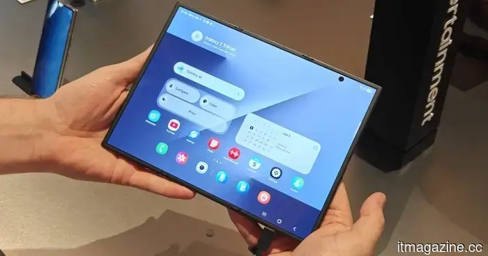 У Samsung запланирован еще один дикий складной телефон на 2027 год, который порадует ценителей экранов.