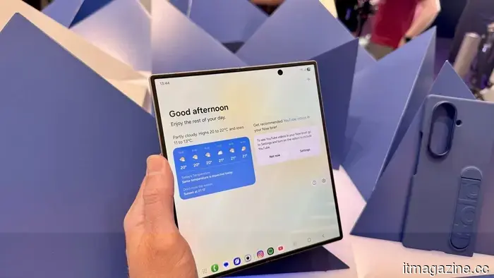 Samsung is facing a potential ban on its foldable phones in the US due to a patent conflict.