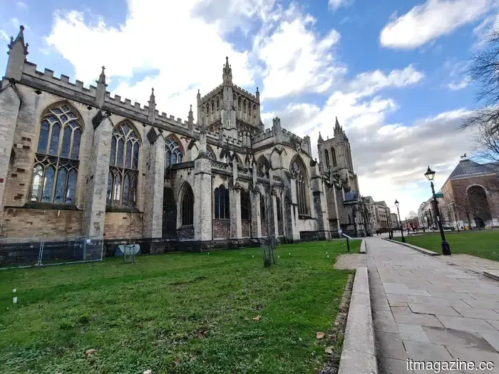 OnePlus 15R review: while it's not extravagant, it stands out as the top phone I've ever evaluated in one important aspect.