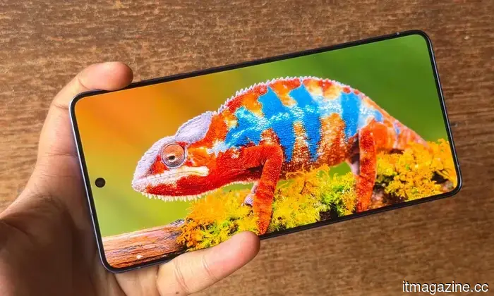 Samsung's upcoming Ultra phone might eliminate the issue of scratched screens.