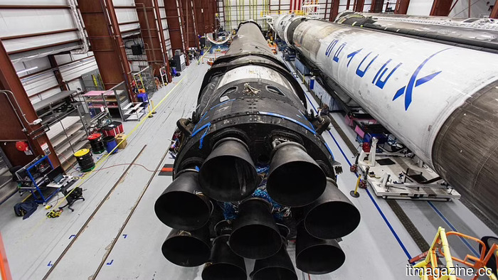 SpaceX запустила Starship V3 за три недели до своего IPO. Ускоритель взорвался.