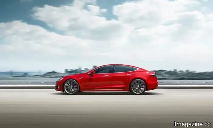 La empresa matriz de Volvo acaba de lanzar un vehículo eléctrico de $16,000 que parece sorprendentemente lujoso.