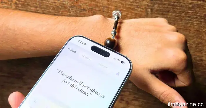 Ho provato un braccialetto smart come il mio diario digitale e calendario dell'umore. È strano, ma funziona.