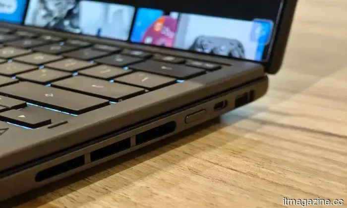 ASUS Zenbook Duo UX8407AA review: Dual screens have truly found their way into my bag.