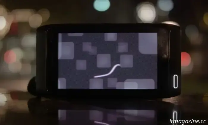 Questa rinascita del Nokia N8 trasforma un top di gamma del 2010 in un telefono retrò utilizzabile.