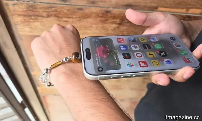 Probé una pulsera inteligente como mi diario digital y calendario de estado de ánimo. Es extraño, pero funciona.