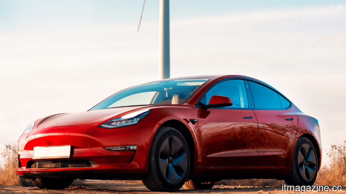 In the second quarter, Tesla delivered 480,126 vehicles, significantly surpassing Wall Street's expectation of 406,000.