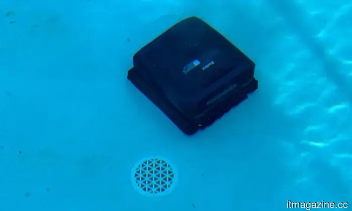 Beatbot Sora 70 Review: The Wireless 4-in-1 Robot That Effectively Cleans Your Tanning Ledge