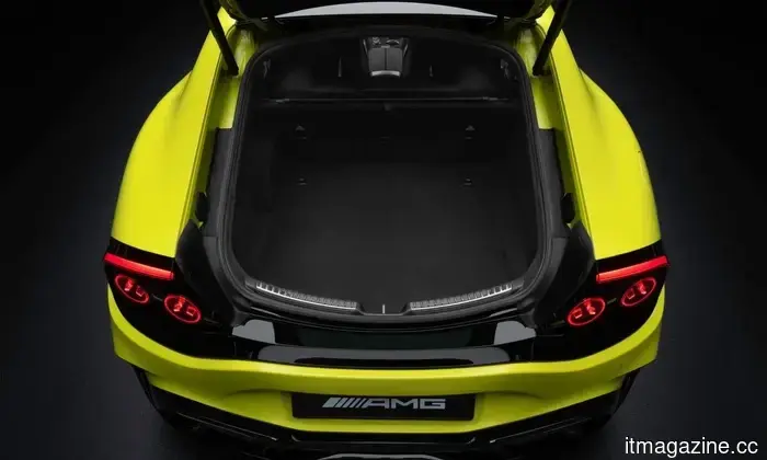 Mercedes-AMG GT EV разгоняется до 60 миль в час за 2 секунды, заряжается мощностью 600 кВт и имитирует звуки V8 и переключения передач.
