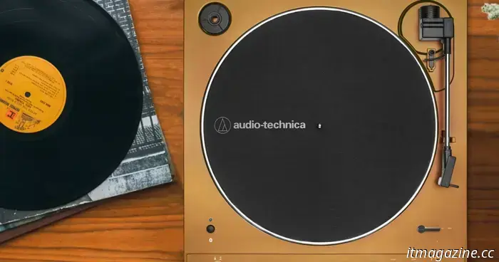 Audio-Technica celebra il Record Store Day con una gold edition del suo giradischi più venduto