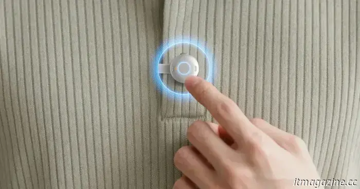 This recorder, about the size of a coin, aims to take note of your meetings for you.