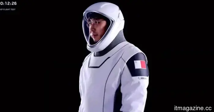 A billionaire from the cryptocurrency world will guide humanity to Mars aboard Musk's Starship.