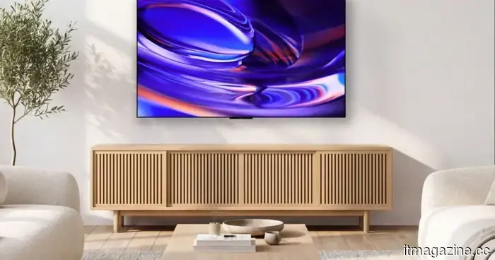 Sony ha appena lanciato questo modello. È accessibile per gli OLED e ha quattro porte HDMI.