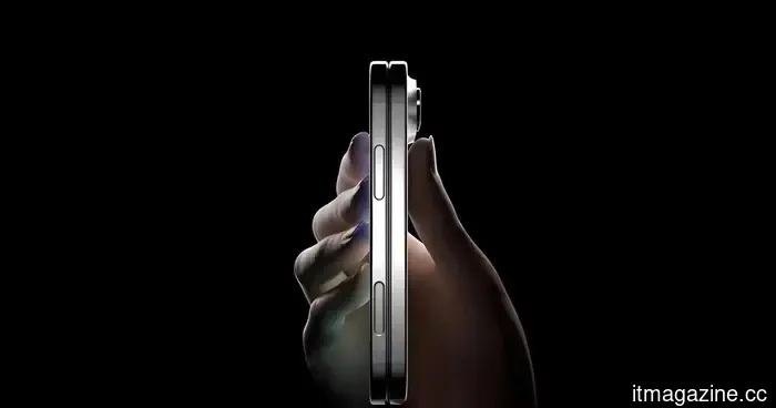 Il pieghevole di Apple mantiene il Controllo della Fotocamera, ma la fotografia con una sola mano su un grande pieghevole sembra complicata.