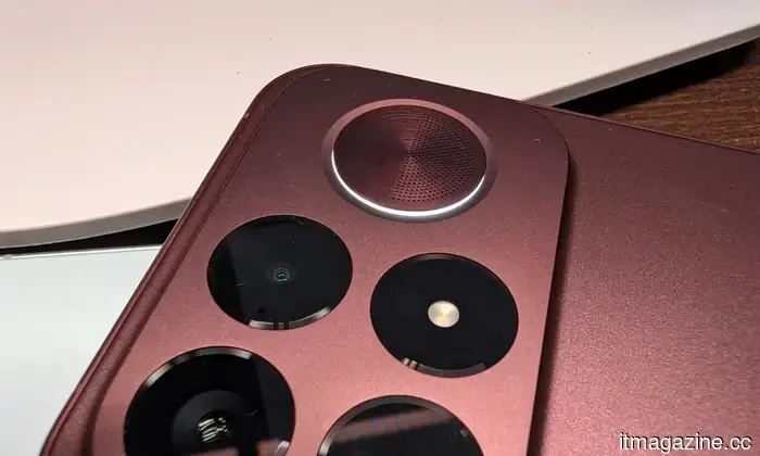 I had forgotten that phones could still amaze me until I used one that has a subwoofer.